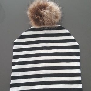 Pom pom beanie